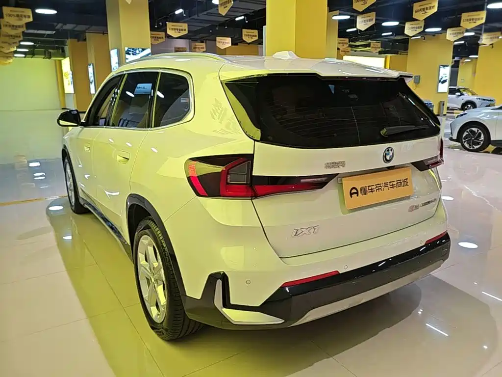 BMW iX1 — миниатюра 5