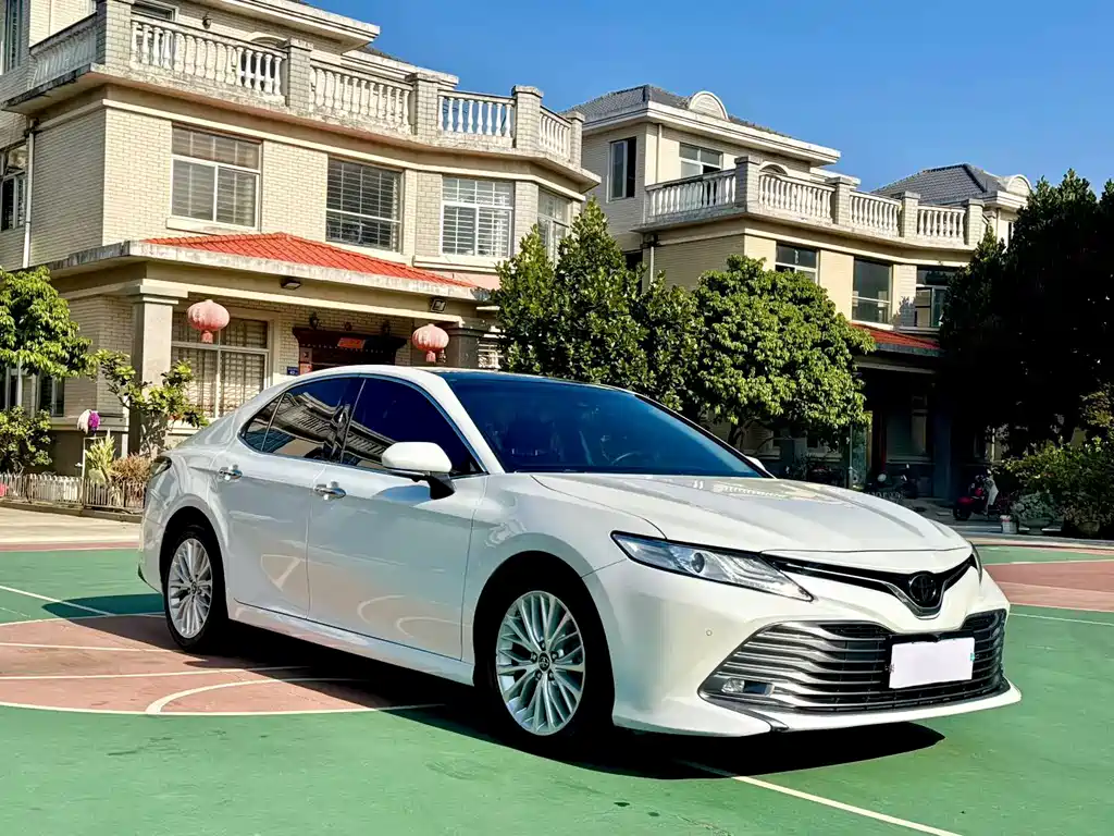 TOYOTA CAMRY
