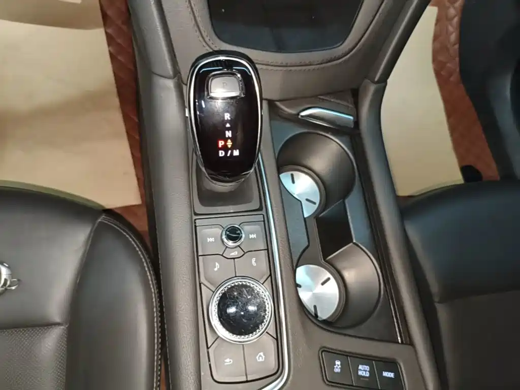 Cadillac XT6 — миниатюра 14