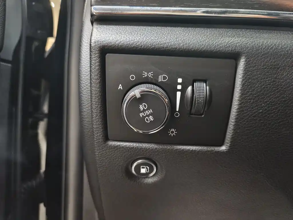 Jeep Grand Cherokee (Import) — миниатюра 5