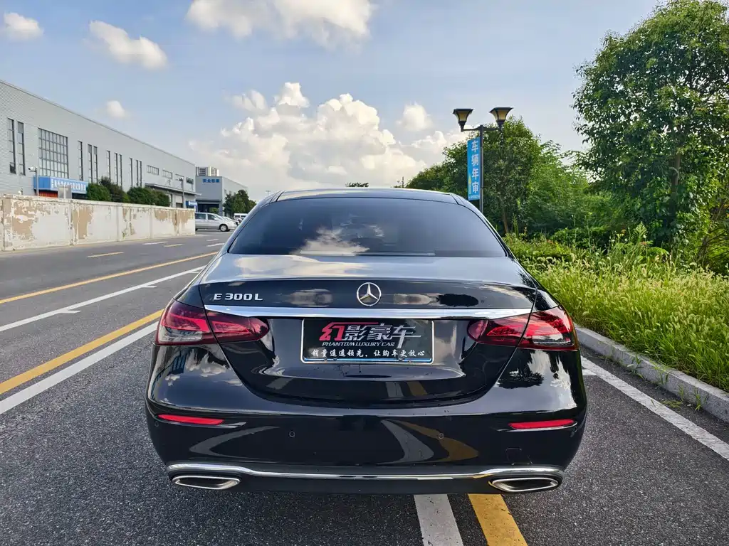 Mercedes-Benz E-Class — миниатюра 8