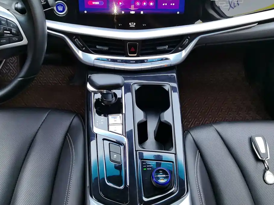 Geely Borui Hybrid — миниатюра 16