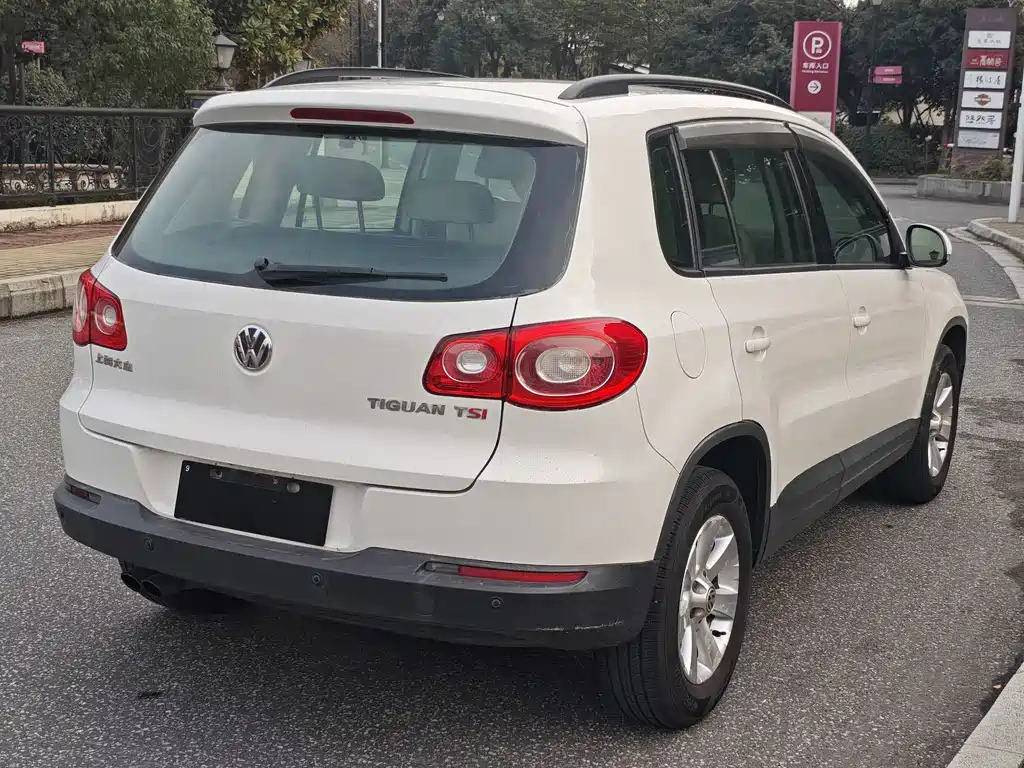 Volkswagen Tiguan 2012 1.8TSI AT