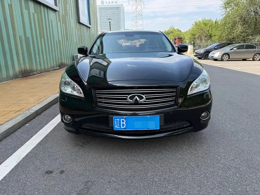 Infiniti Q70 — миниатюра 2