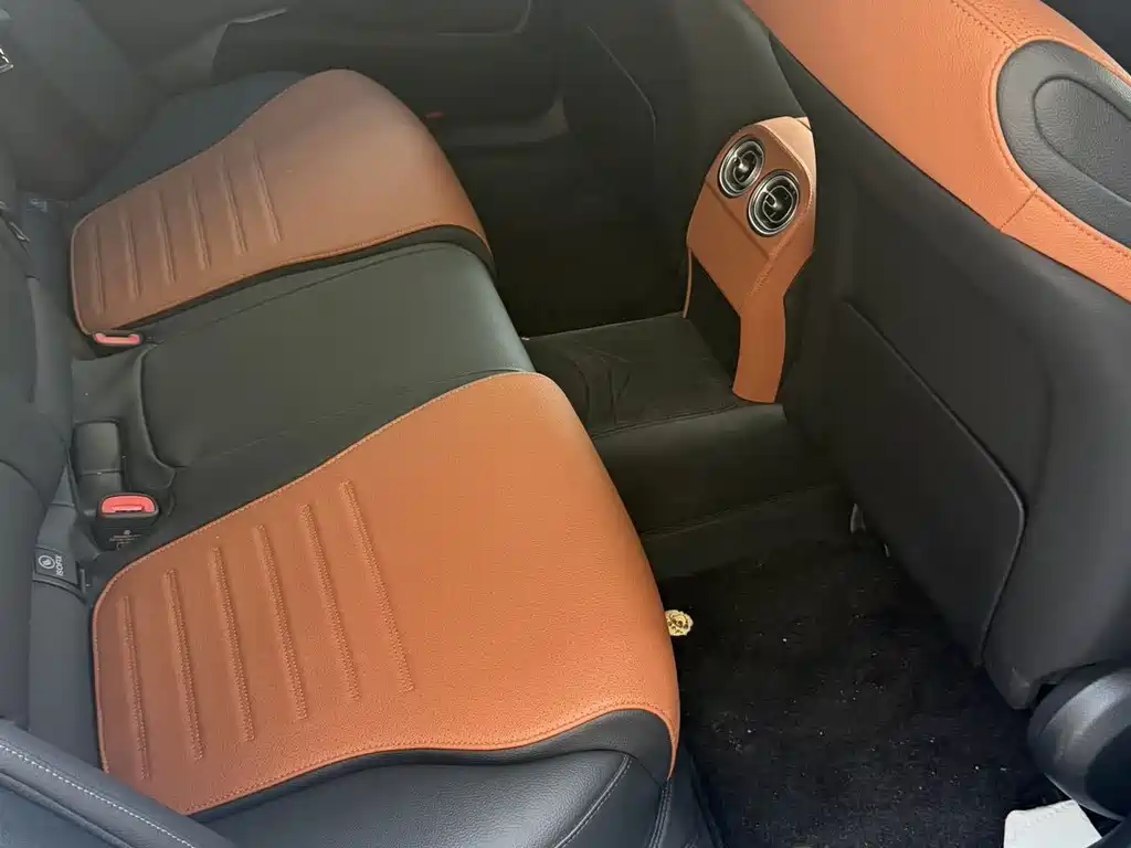 Mercedes-Benz C-Class — миниатюра 5