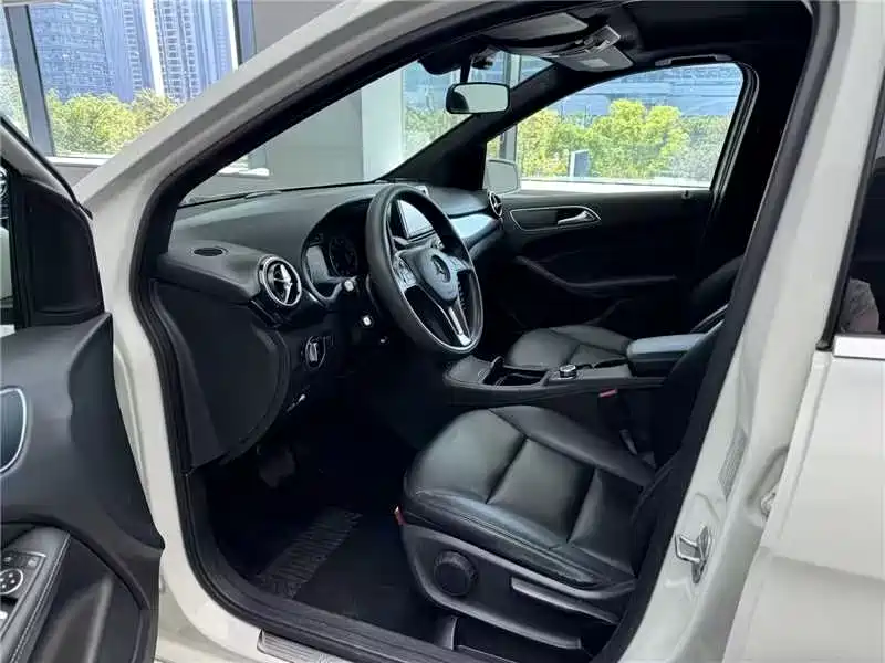 Mercedes-Benz B-Class — миниатюра 8