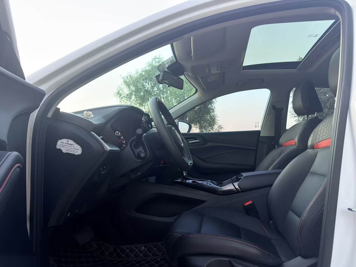 MG MG5 1.5 л 2024 г. Белый, пробег 11000 км