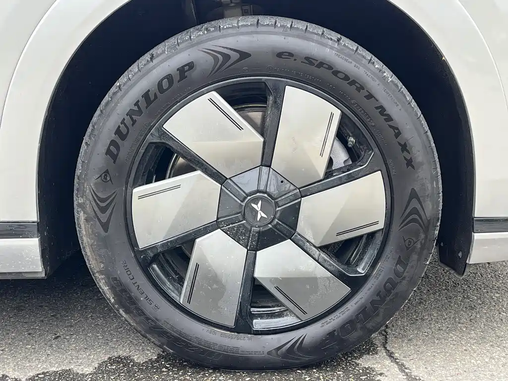 XPeng X9 — миниатюра 44
