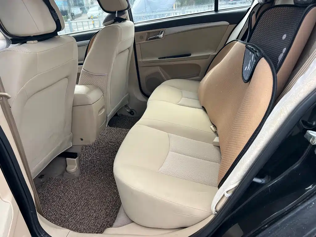 Roewe 350 — миниатюра 6