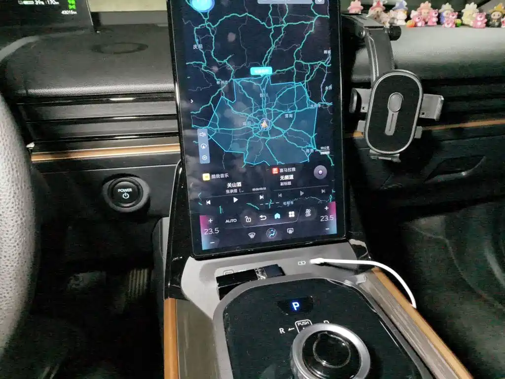 Toyota bZ3 — миниатюра 9