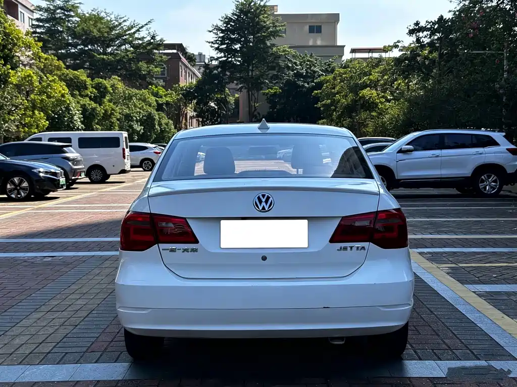 Volkswagen Jetta — миниатюра 5