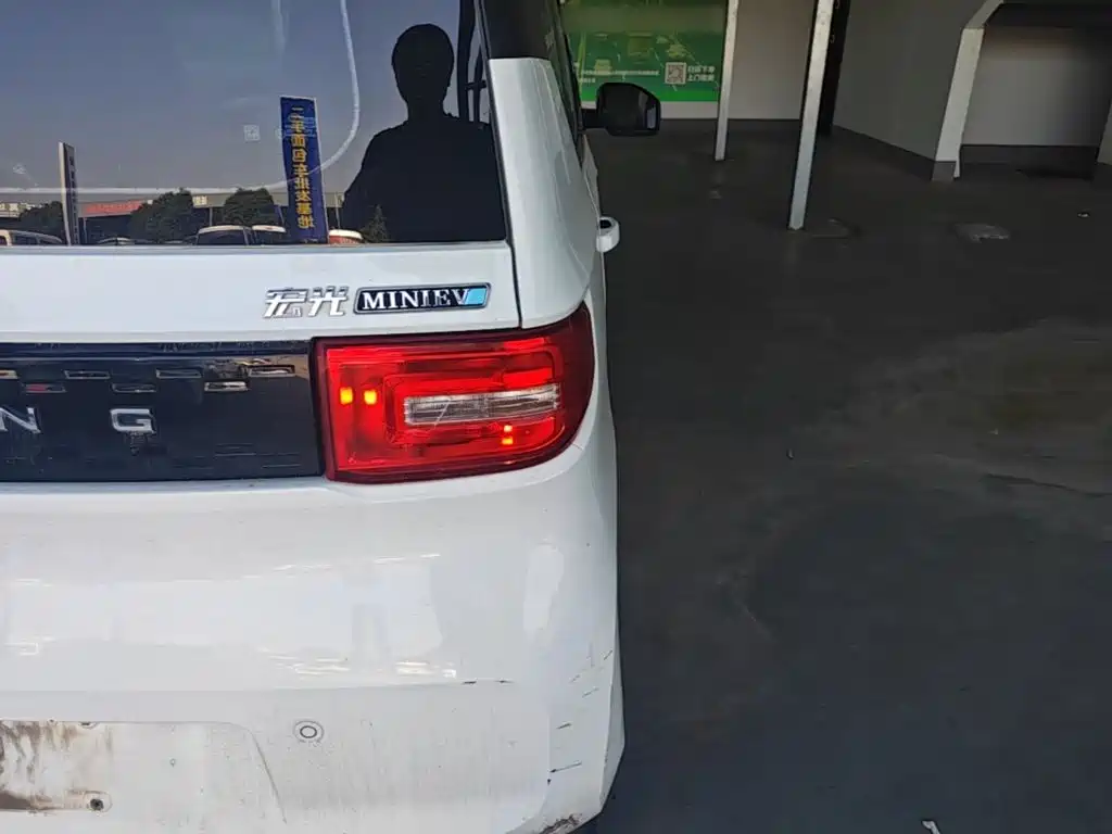 Wuling MINIEV — миниатюра 8