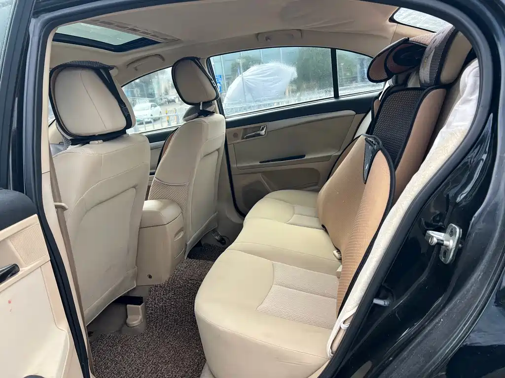 Roewe 350 — миниатюра 7