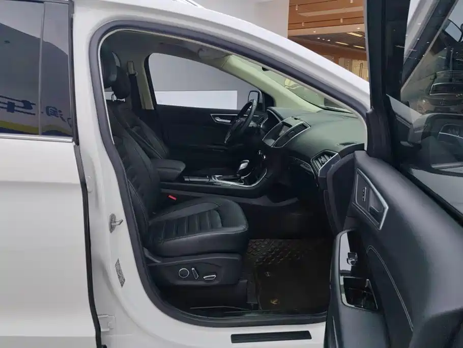 Ford Edge — миниатюра 8