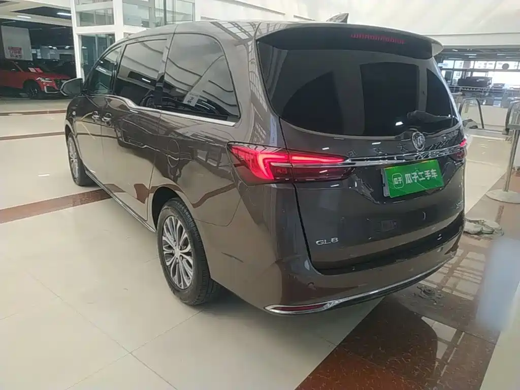 Buick GL8 — миниатюра 5