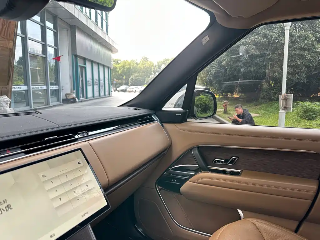 Land Rover Range Rover — миниатюра 8