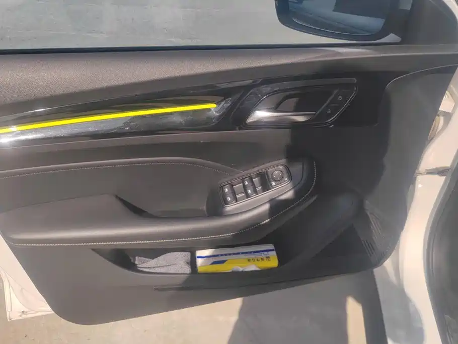 Roewe i5 — миниатюра 7