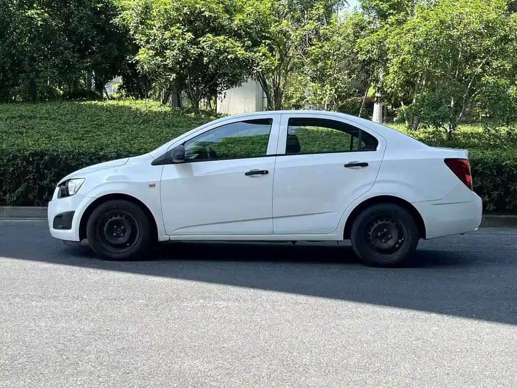 Chevrolet Aveo 2013 1.4L AT