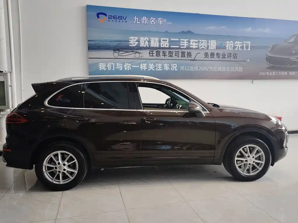 Porsche Cayenne — миниатюра 11