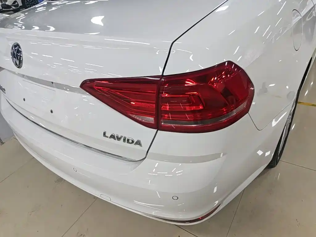 Volkswagen Lavida — миниатюра 8