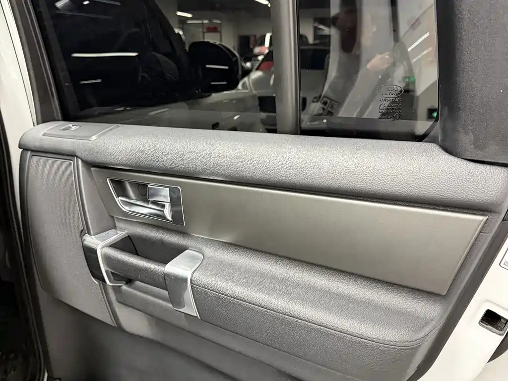 Land Rover Discovery — миниатюра 18