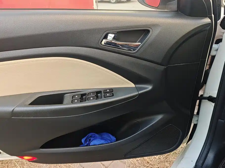 Changan V7 — миниатюра 7