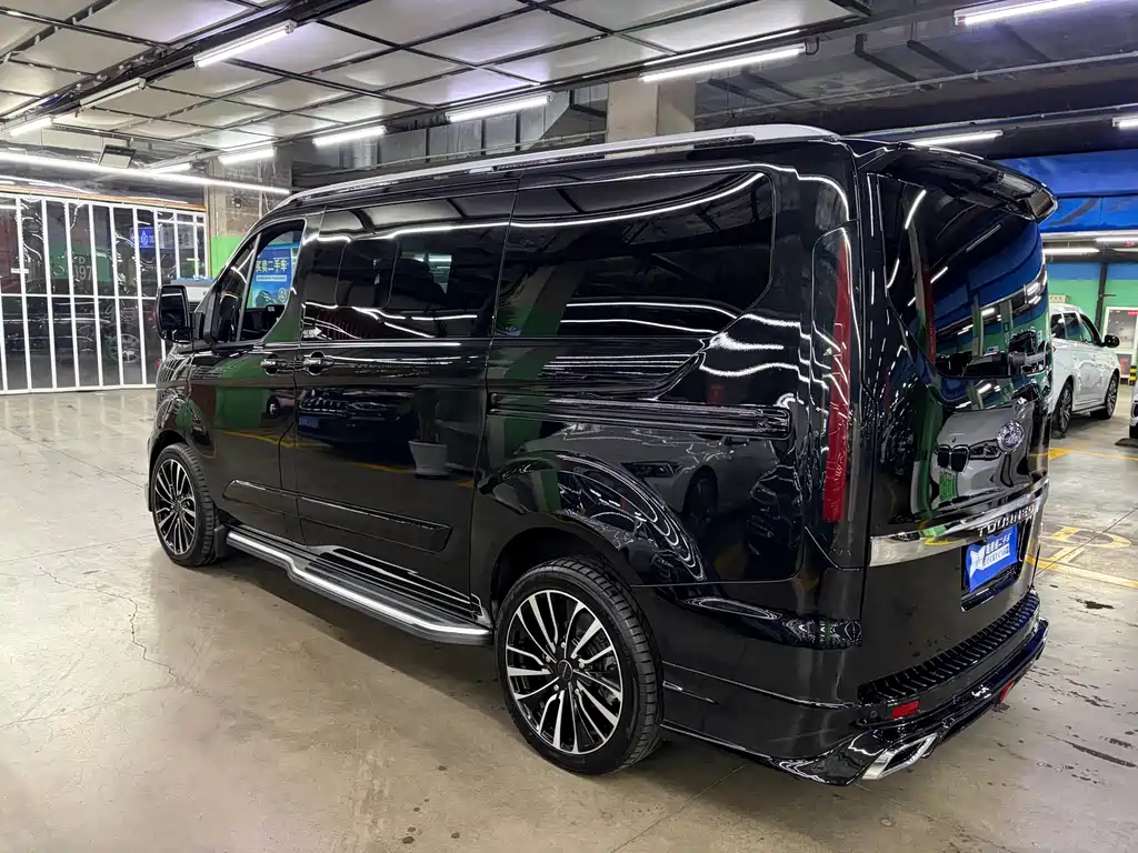 Ford Tourneo — миниатюра 6