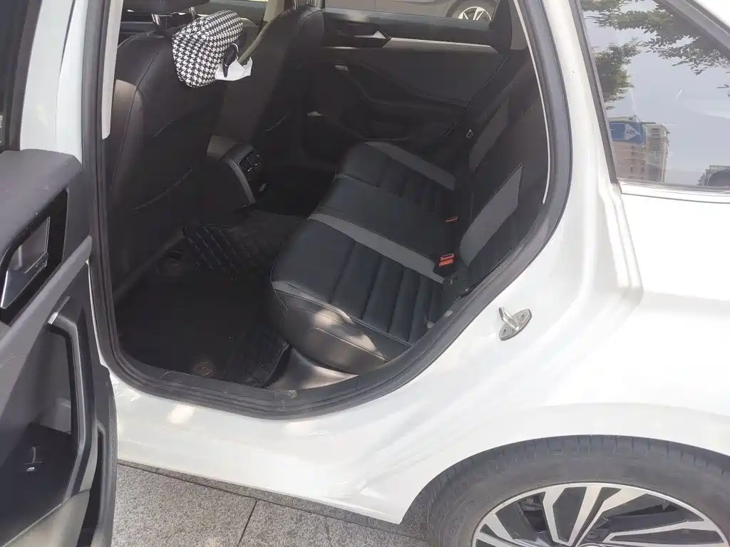 Volkswagen Sagitar — миниатюра 15