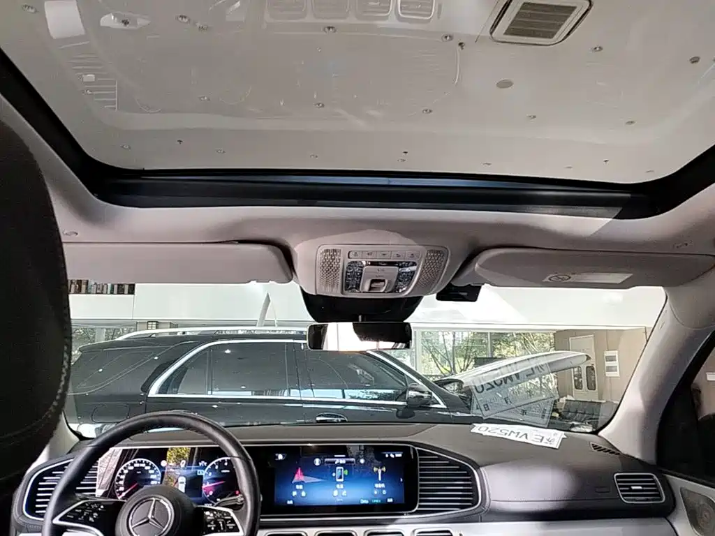 Mercedes-Benz GLE (Import) — миниатюра 18