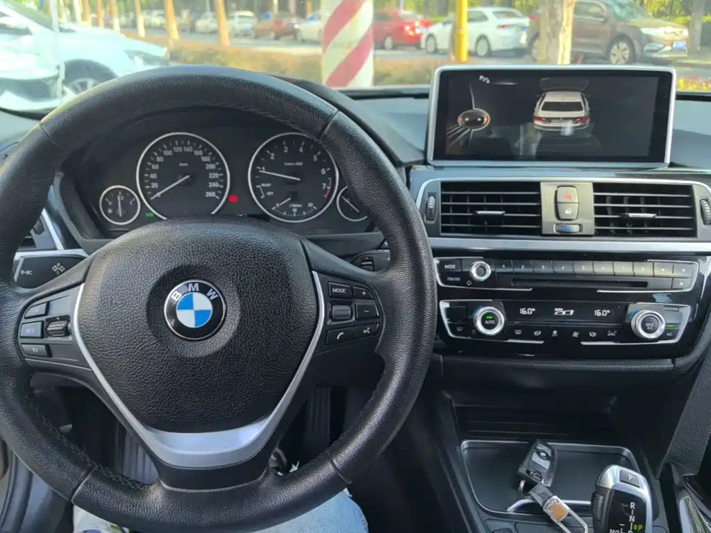 BMW 3 Series — миниатюра 10