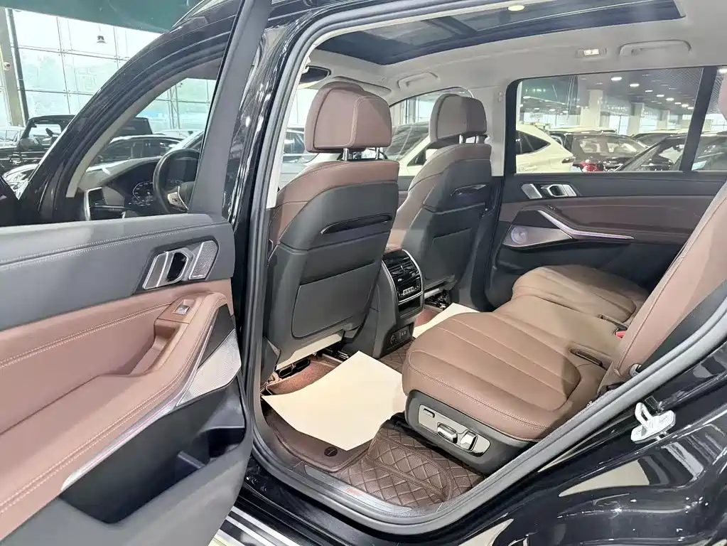 BMW X7 2020 xDrive40i Lead Luxury