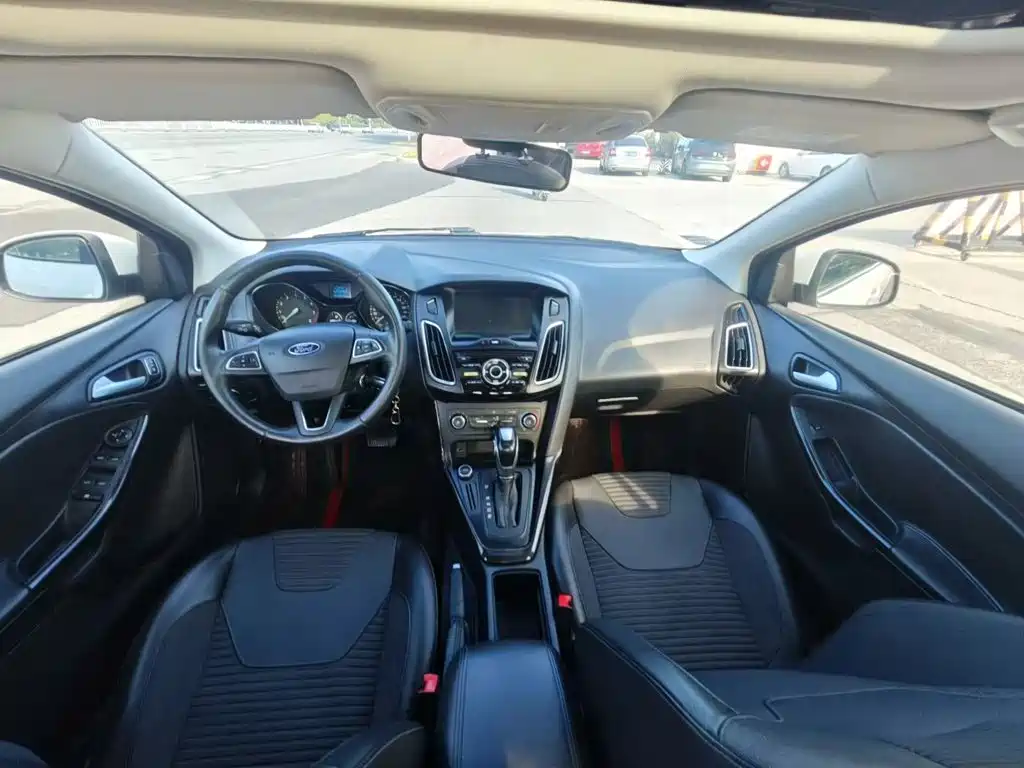 Ford Focus — миниатюра 10