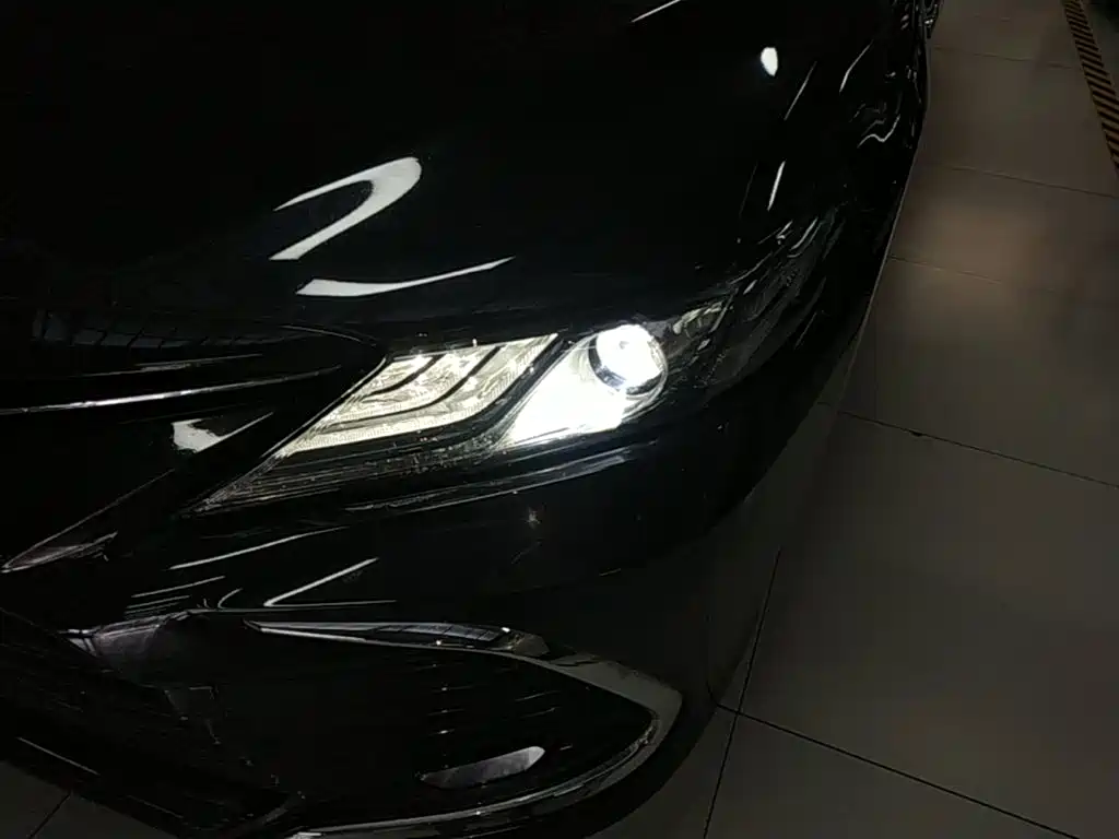 Toyota Camry — миниатюра 24