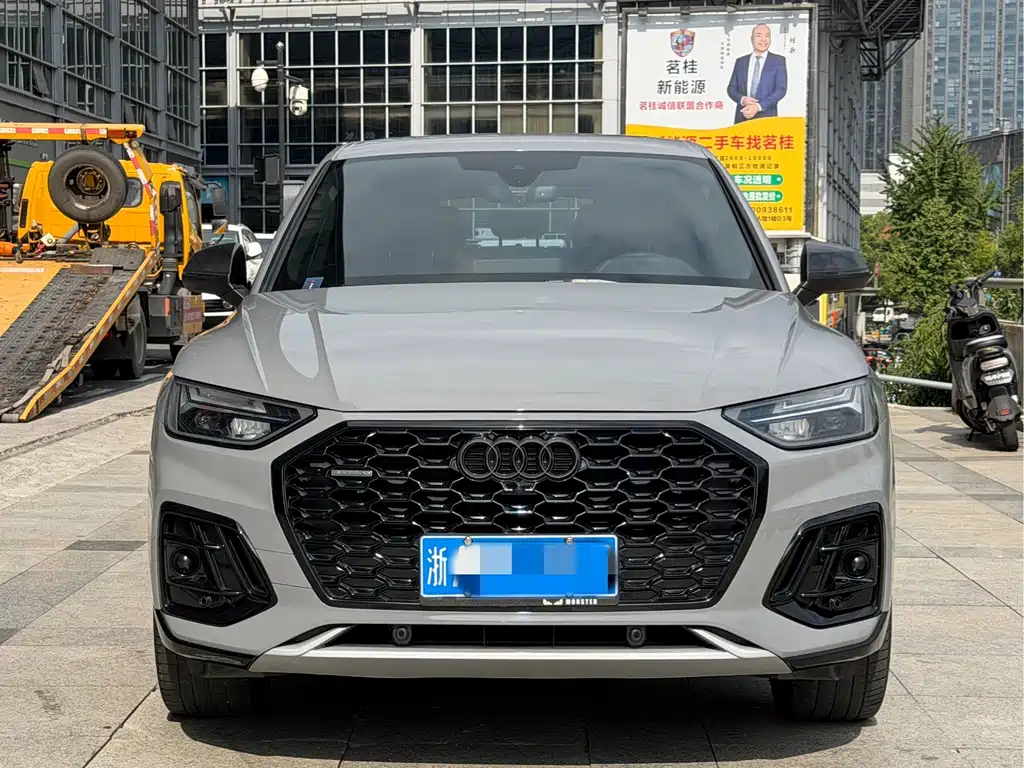 Audi Q5L Sportback — миниатюра 2