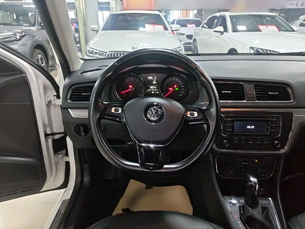 Volkswagen Lavida — миниатюра 11