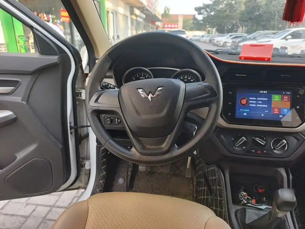 Wuling Hongguang — миниатюра 3