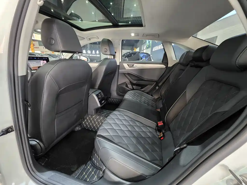 Volkswagen Sagitar — миниатюра 14