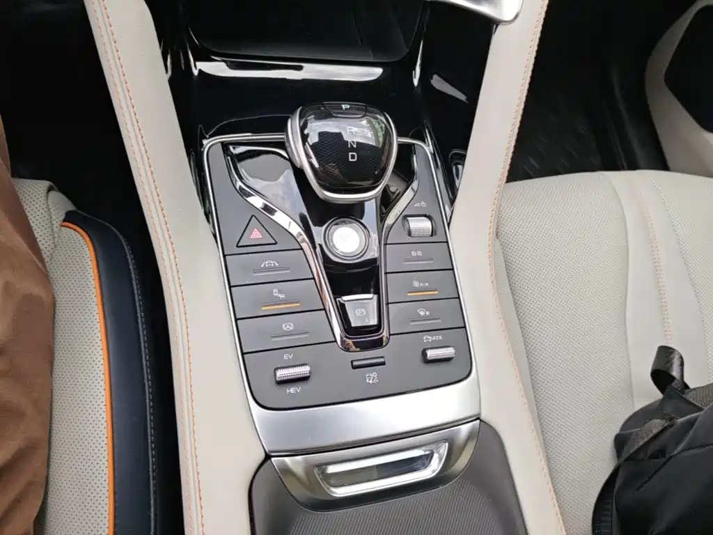 BYD PLUS New Energy — миниатюра 14