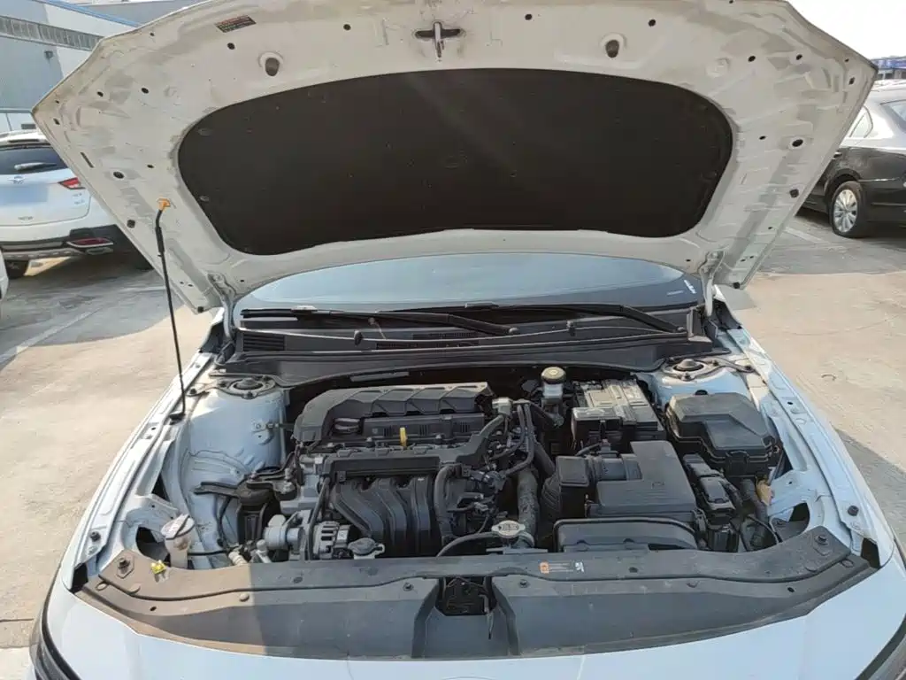 Hyundai Elantra — миниатюра 20