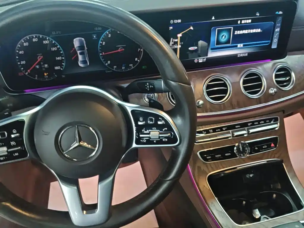 Mercedes-Benz E-Class — миниатюра 14