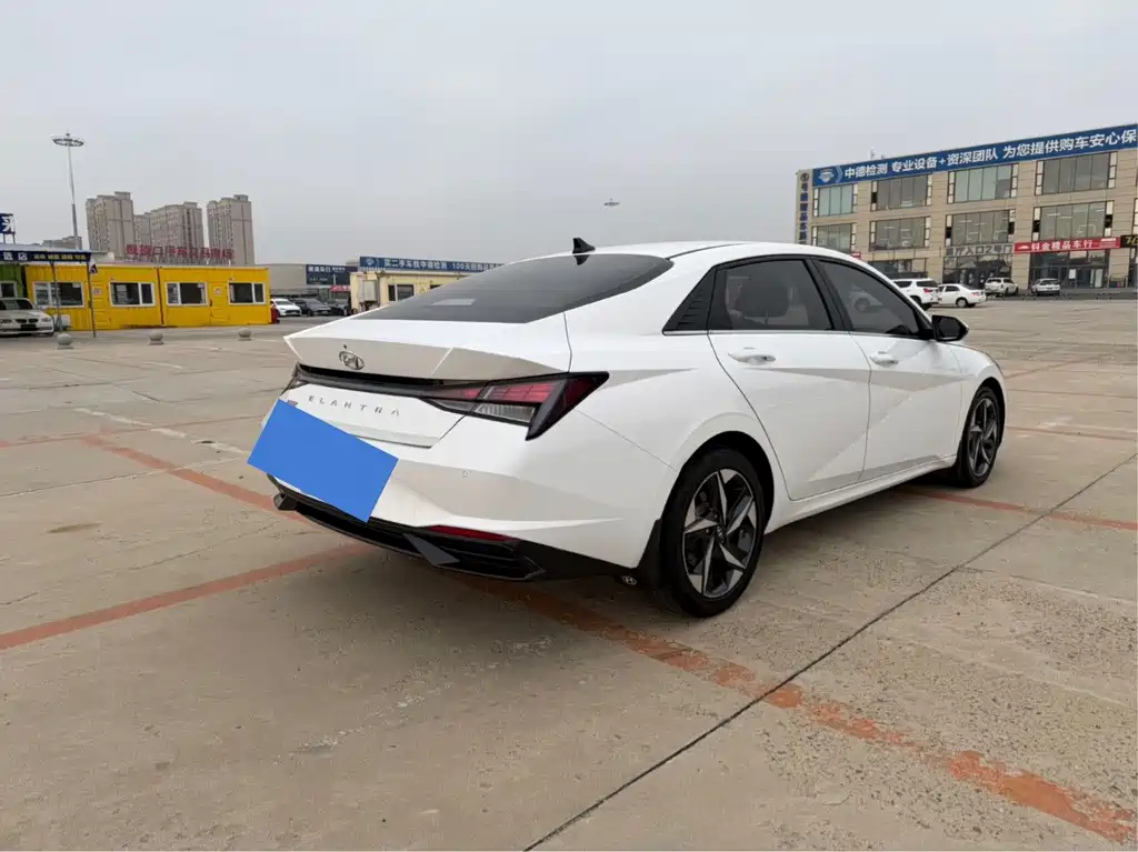 Hyundai Elantra — миниатюра 4