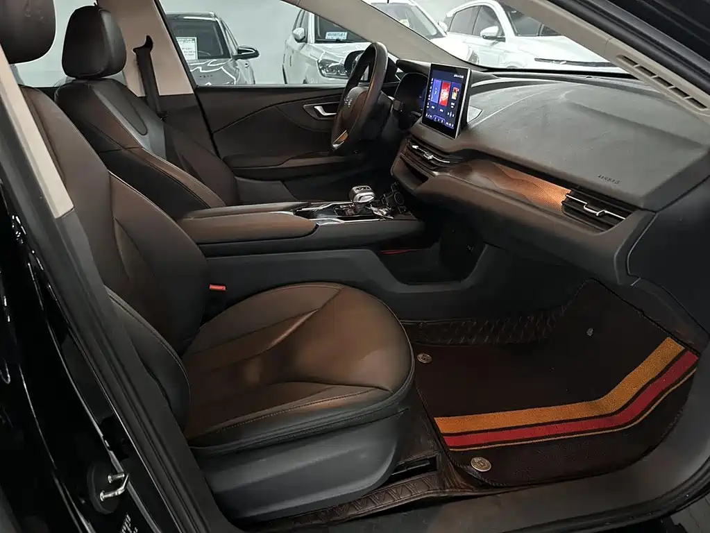 Hongqi Hongqi E-QM5 — миниатюра 18