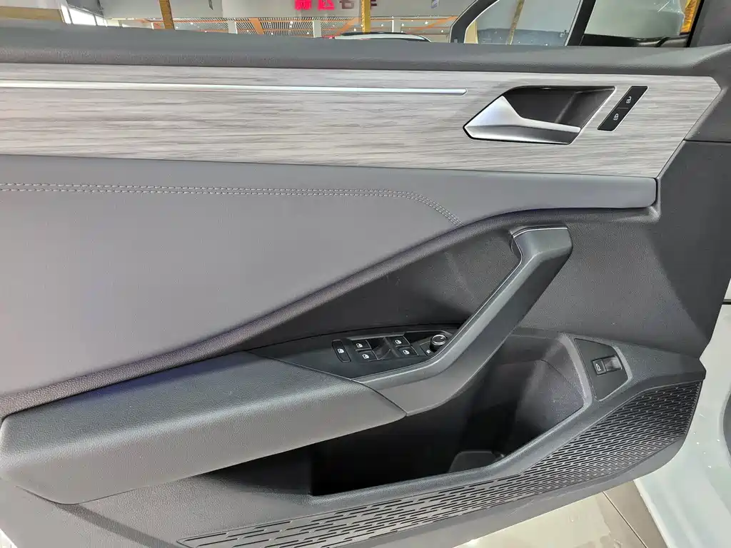 Volkswagen Sagitar — миниатюра 7