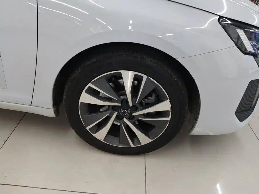 Peugeot 408 — миниатюра 6