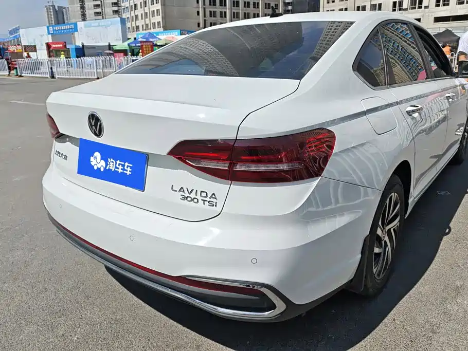 Volkswagen Lavida — миниатюра 3