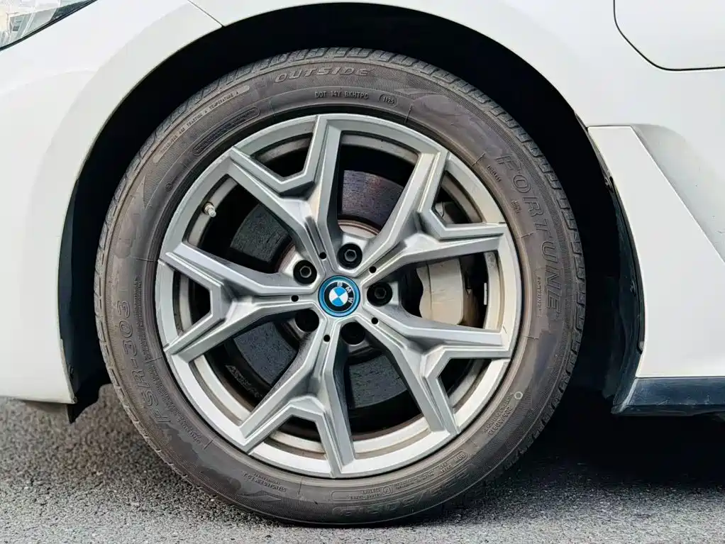 BMW i3 — миниатюра 7