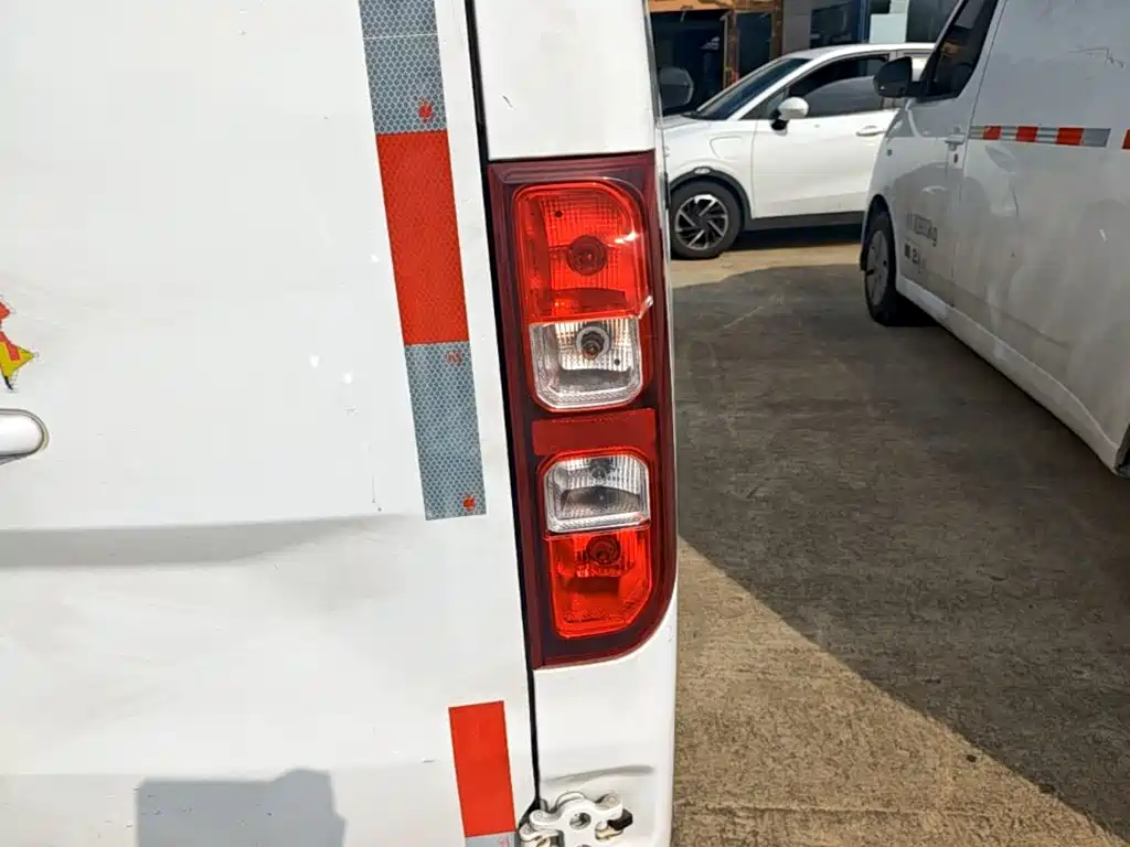 Wuling Yangguang — миниатюра 8