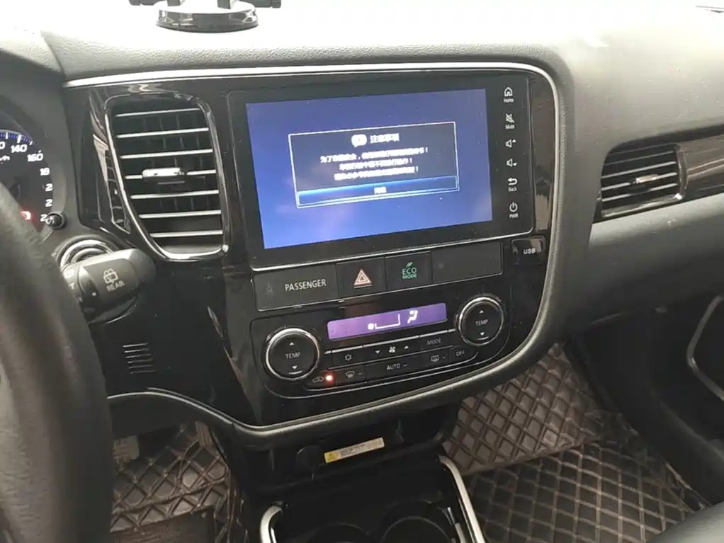 Mitsubishi Outlander — миниатюра 13