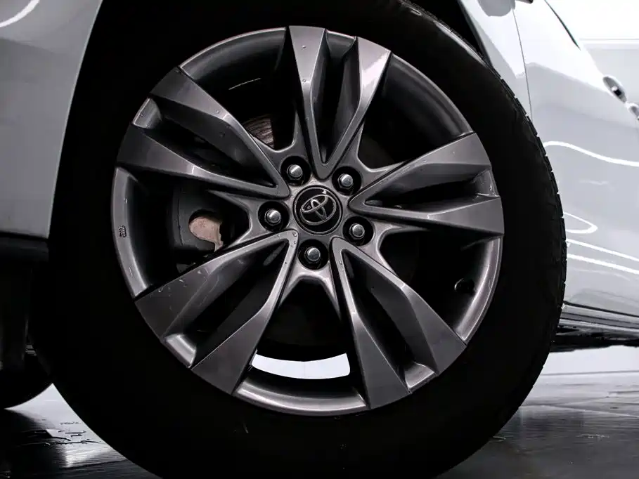 Toyota Sienna — миниатюра 17