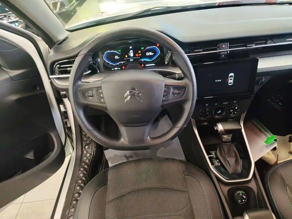 Citroen C3-XR — миниатюра 7